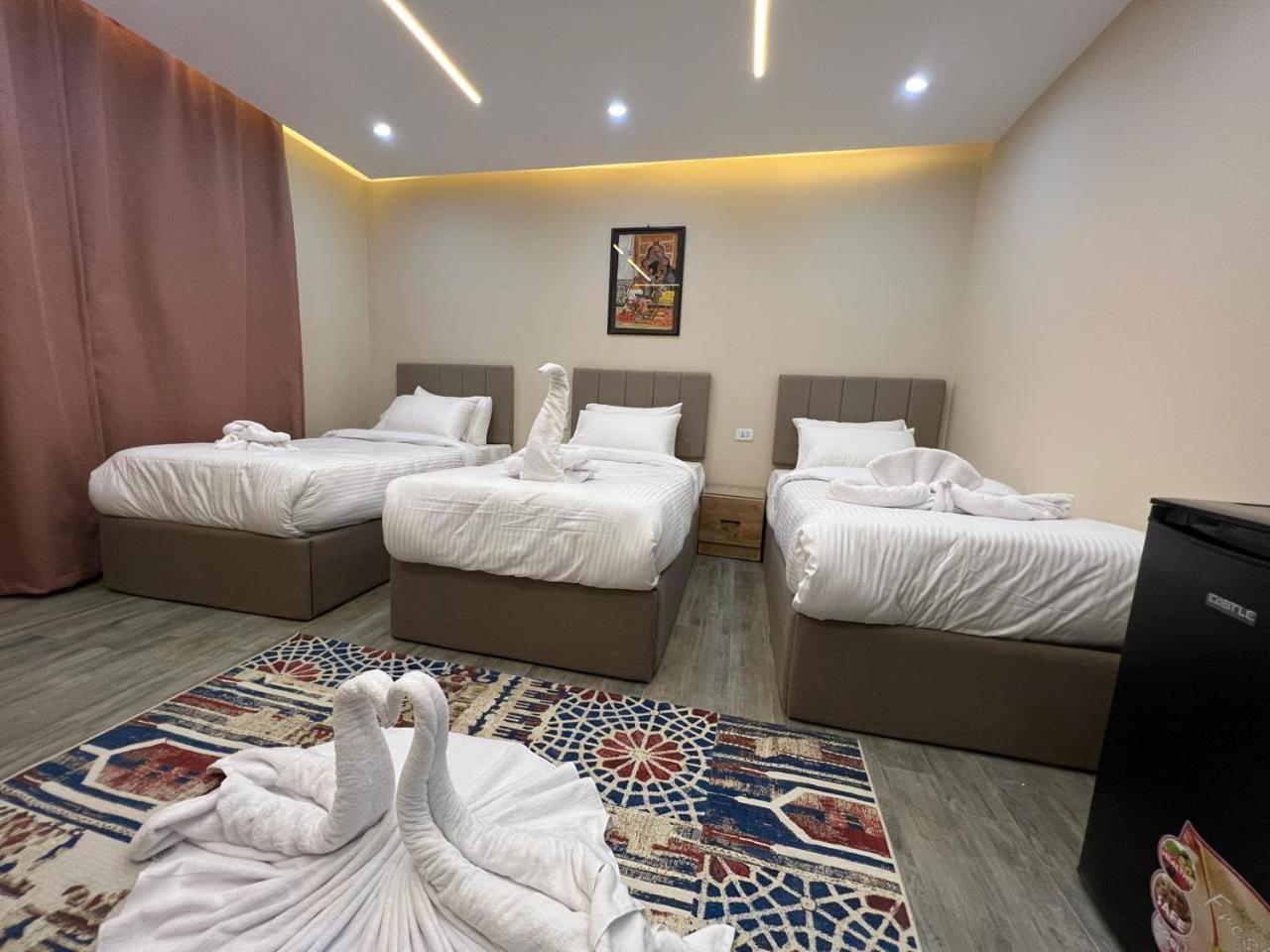 Pyramids Hotel Kafrat al Jabal ภายนอก รูปภาพ